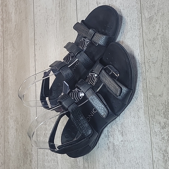 Black Vionic Strappy Sandals Women’s size 8 - Picture 1 of 7